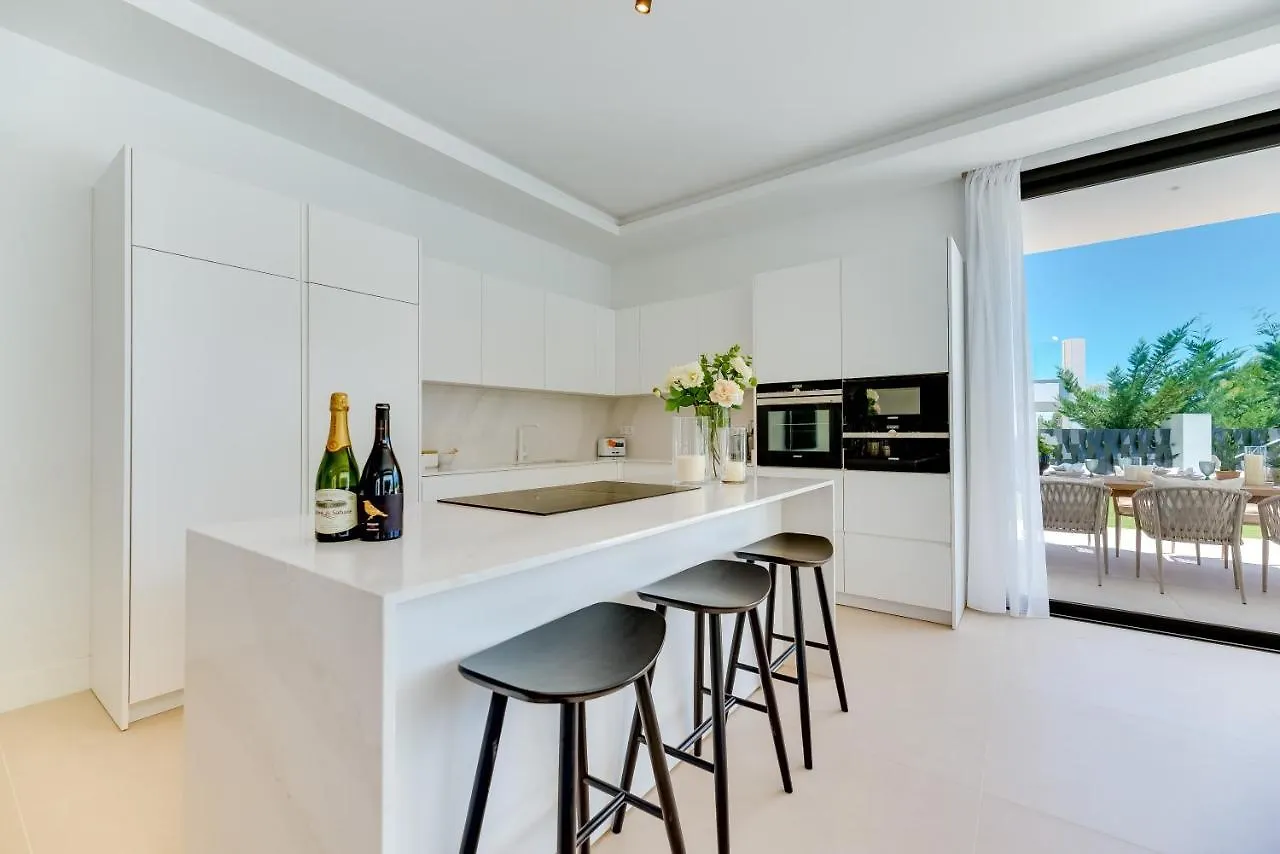 Villa Monte Halcones: Marbella Getaway with Private Pool and Golf Valley Views Benahavis