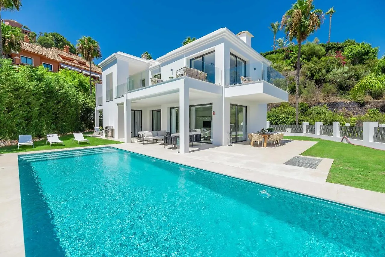 Villa Monte Halcones: Marbella Getaway with Private Pool and Golf Valley Views Benahavis