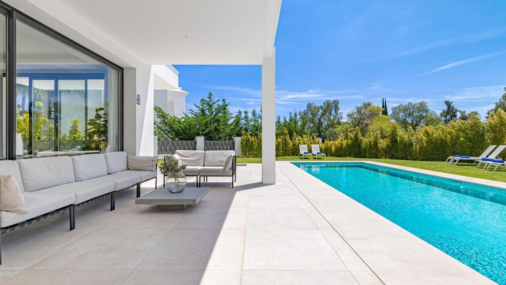Villa Monte Halcones: Marbella Getaway with Private Pool and Golf Valley Views Benahavis