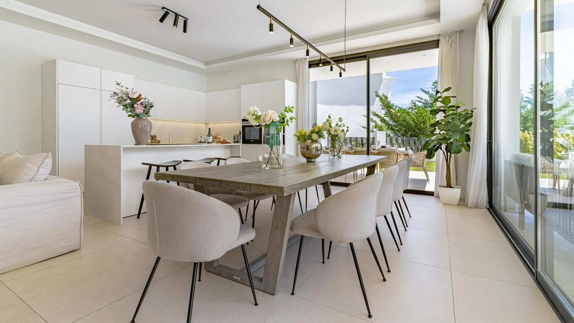 Villa Monte Halcones: Marbella Getaway with Private Pool and Golf Valley Views Benahavis